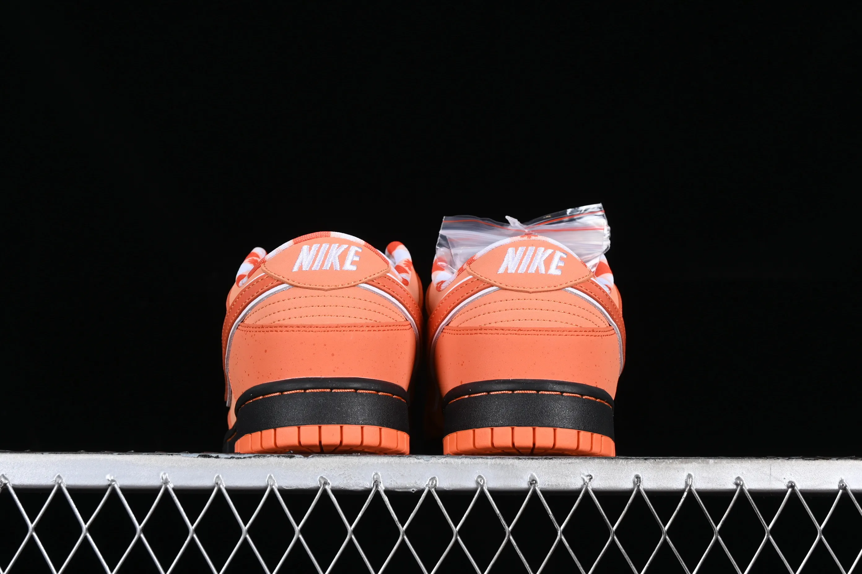 All Categories Nk SB Dunk Series Nk SB Dunk Low Low-top sneakers K version Concepts x Nk SB Dunk Low "Red Lobster" Red Lobster SB low-top sports and leisure sneakers FD8776-800